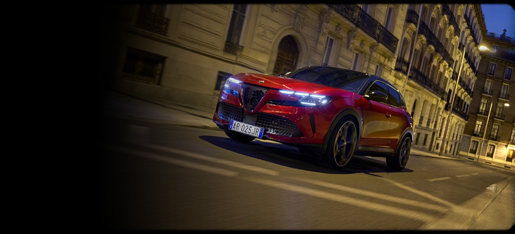 ALFA ROMEO JUNIOR  ELETTRICA 156CV DA 199€ AL MESE - Stellantis &You
