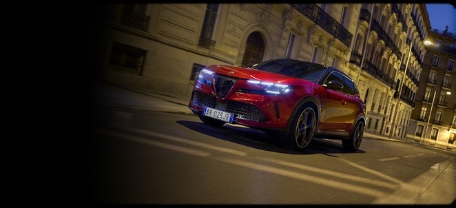ALFA ROMEO JUNIOR  ELETTRICA 156CV DA 199€ AL MESE - Stellantis &You