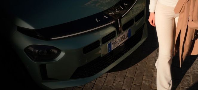 Ypsilon 1.2 Ibrida  110ch eDCT6 - Stellantis &You