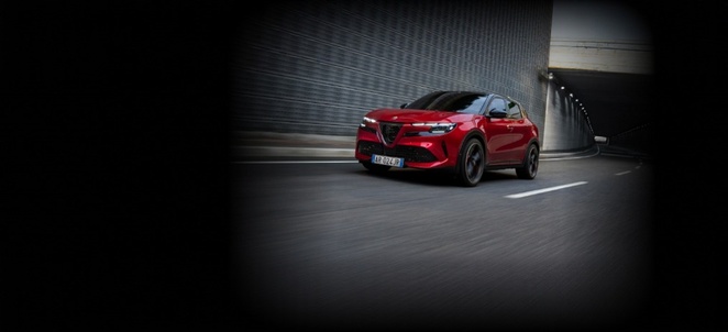 JETZT DEN ALFA ROMEO JUNIOR ELETTRICA MIT 0 % AB 263 € MTL. FINANZIEREN¹ - Stellantis &You