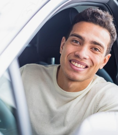 ¿Qué coche elegir para un conductor joven? - Stellantis &You