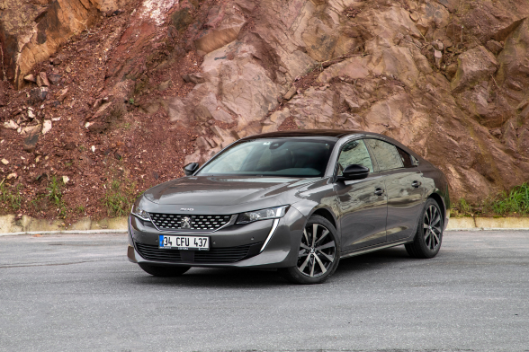 Choisir une berline - Stellantis &You Choisir une berline - Stellantis &You