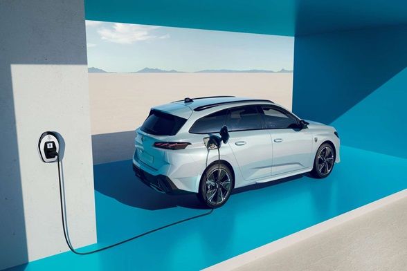 Batterie voiture électrique - Stellantis &You