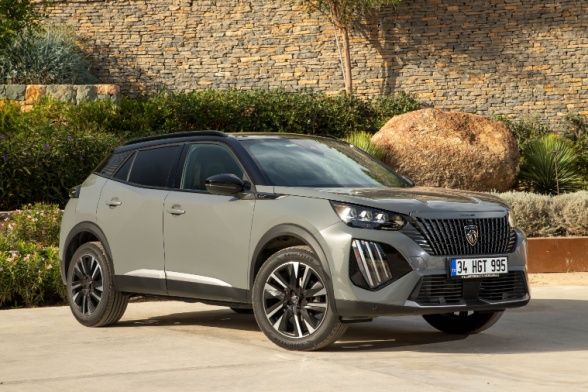 Evolution ancien modèle Peugeot 2008 - Stellantis &You