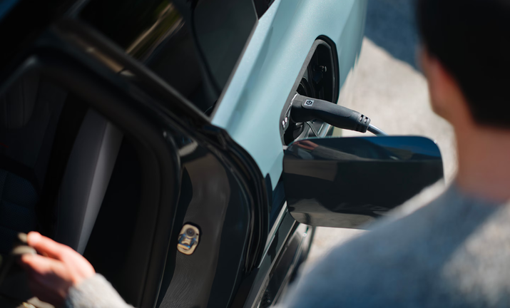 Nuova C5 Aircross Plug-in Hybrid - Stellantis &You