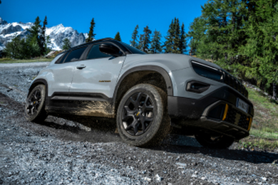 Jeep® Avenger 4xe Hybrid - Stellantis &You