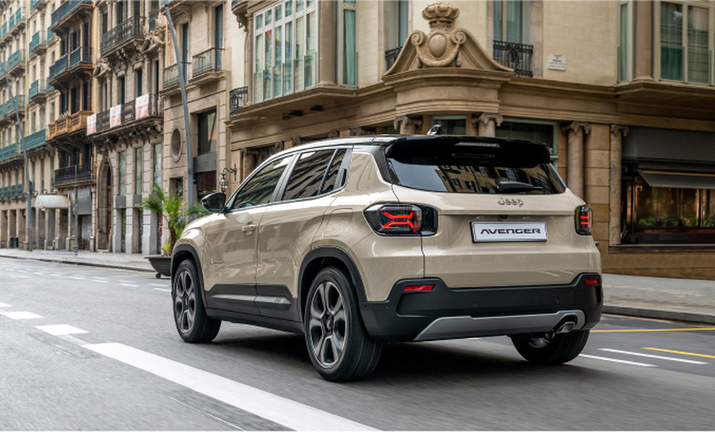 Jeep® Avenger e-Hybrid - Stellantis &You