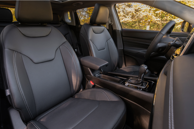 Jeep® Compass 4xe Plug-in Hybrid Interieur - Stellantis &You Jeep® Compass 4xe Plug-in Hybrid Interieur - Stellantis &You