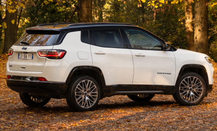 Jeep® Compass 4xe Plug-in Hybrid - Stellantis &You