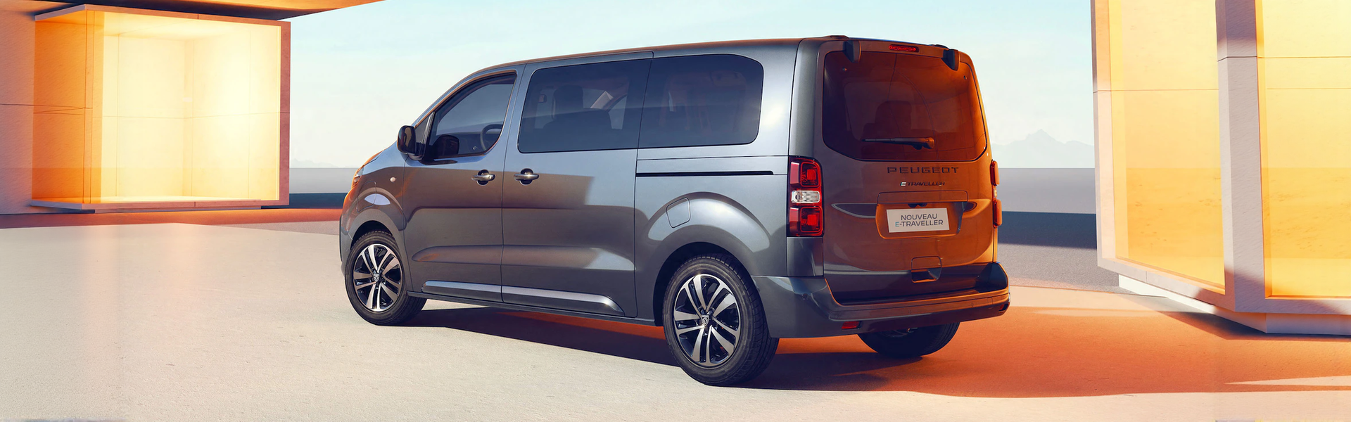 Peugeot  E-Traveller - Stellantis &You