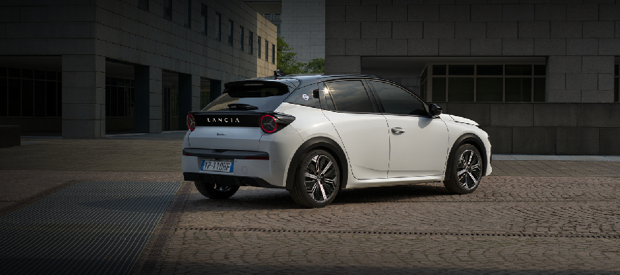 Nuova Ypsilon HF Line Elettrica - Stellantis &You Nuova Ypsilon HF Line Elettrica