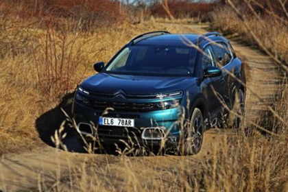 citroen-c5-vs-peugeot-2008