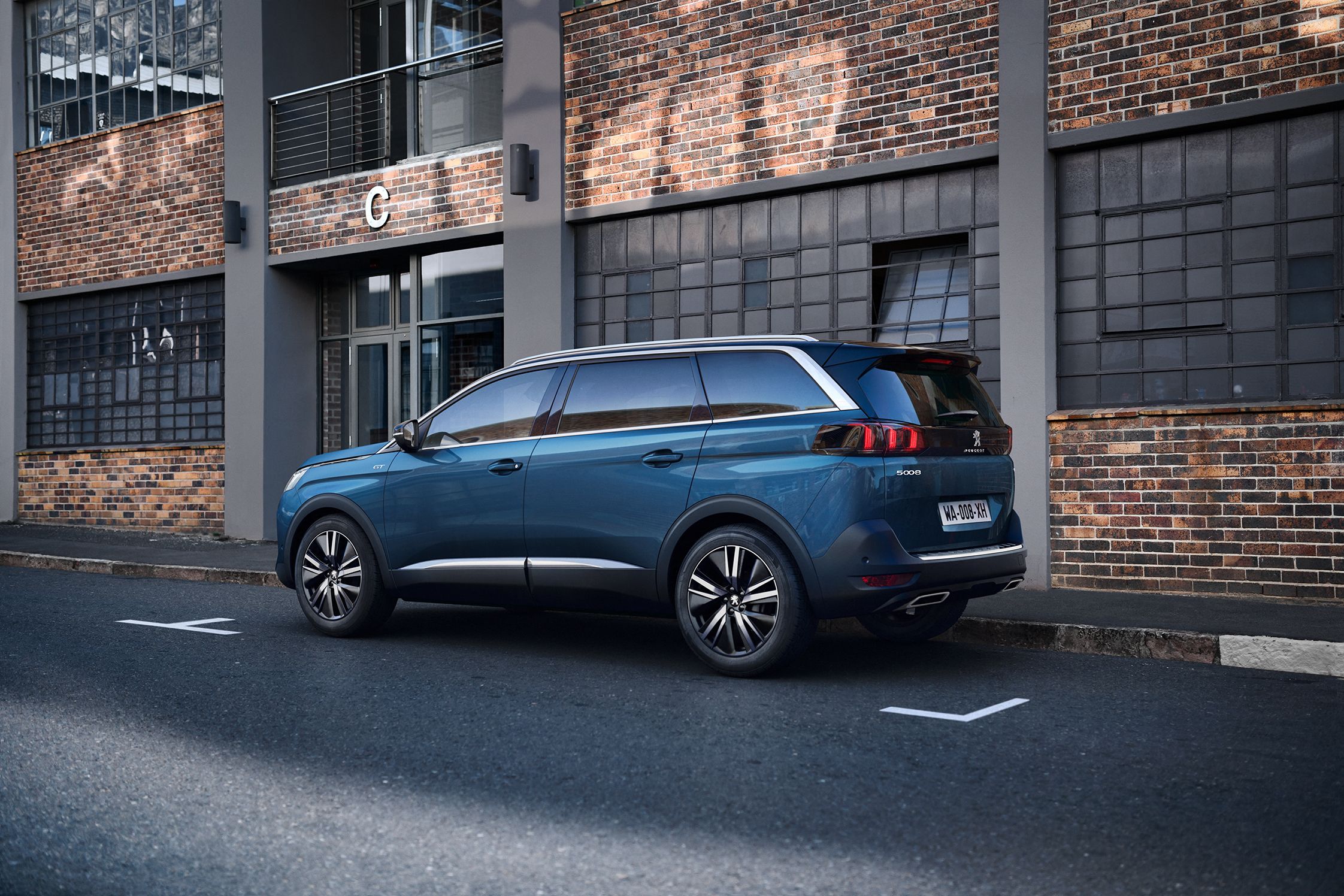 voiture 7 places familiale